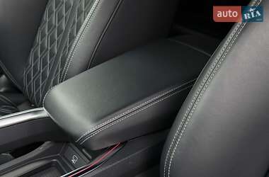 Позашляховик / Кросовер Audi e-tron S Sportback 2021 в 