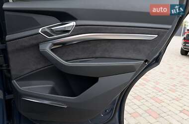 Позашляховик / Кросовер Audi e-tron S Sportback 2021 в 