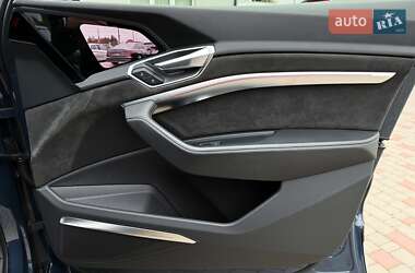 Позашляховик / Кросовер Audi e-tron S Sportback 2021 в 