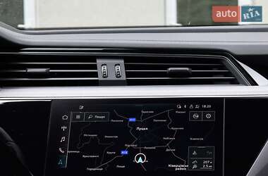 Позашляховик / Кросовер Audi e-tron S Sportback 2021 в 