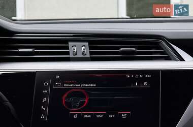 Позашляховик / Кросовер Audi e-tron S Sportback 2021 в 