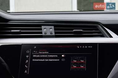 Позашляховик / Кросовер Audi e-tron S Sportback 2021 в 