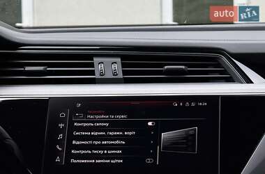 Позашляховик / Кросовер Audi e-tron S Sportback 2021 в 