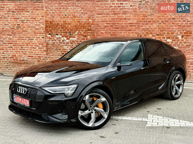 Позашляховик / Кросовер Audi e-tron S Sportback 2022 в 
