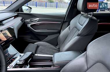 Позашляховик / Кросовер Audi e-tron S Sportback 2021 в 