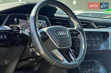 Позашляховик / Кросовер Audi e-tron S Sportback 2022 в 