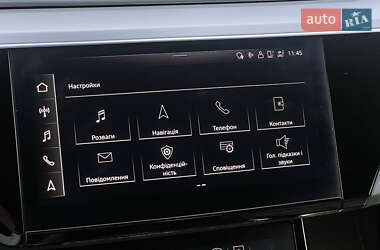 Позашляховик / Кросовер Audi e-tron S Sportback 2022 в 