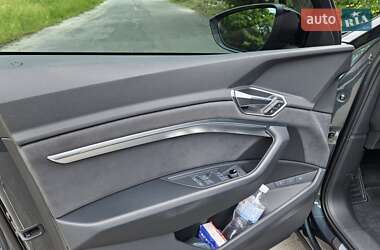 Позашляховик / Кросовер Audi e-tron S Sportback 2022 в 