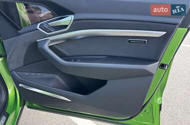 Позашляховик / Кросовер Audi e-tron S Sportback 2022 в 