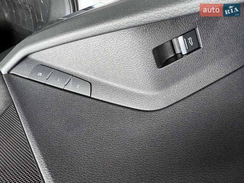 Позашляховик / Кросовер Audi e-tron S Sportback 2021 в Києві фото 49 Позашляховик / Кросовер Audi e-tron S Sportback 2021 в Києві