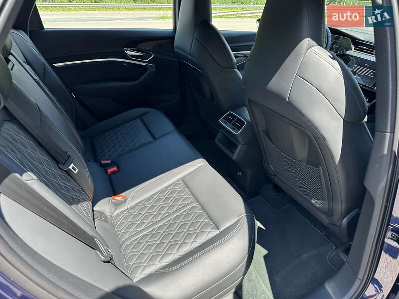 Позашляховик / Кросовер Audi e-tron S Sportback 2020 в Ковелі