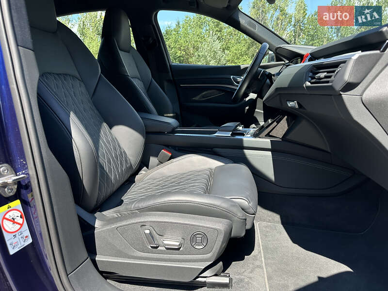 Позашляховик / Кросовер Audi e-tron S Sportback 2020 в Ковелі