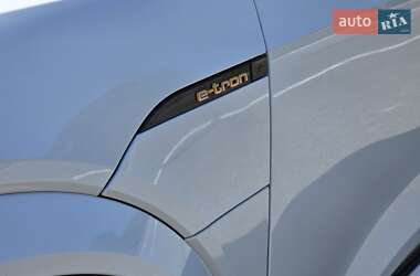 Внедорожник / Кроссовер Audi e-tron S Sportback 2021 в 