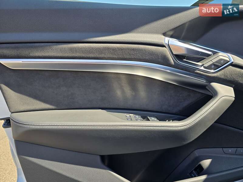 Позашляховик / Кросовер Audi e-tron S Sportback 2021 в Ковелі фото 47 Позашляховик / Кросовер Audi e-tron S Sportback 2021 в Ковелі