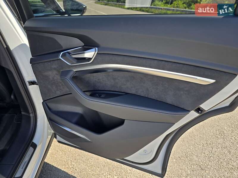 Позашляховик / Кросовер Audi e-tron S Sportback 2021 в Ковелі фото 63 Позашляховик / Кросовер Audi e-tron S Sportback 2021 в Ковелі