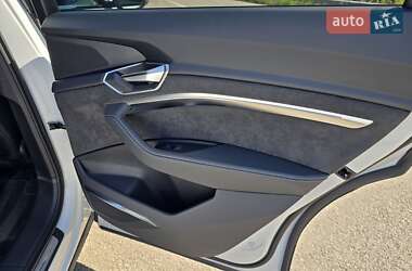 Внедорожник / Кроссовер Audi e-tron S Sportback 2021 в 