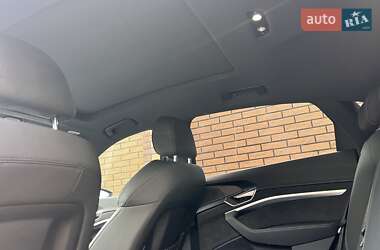 Позашляховик / Кросовер Audi e-tron S Sportback 2020 в  фото 24 Позашляховик / Кросовер Audi e-tron S Sportback 2020 в
