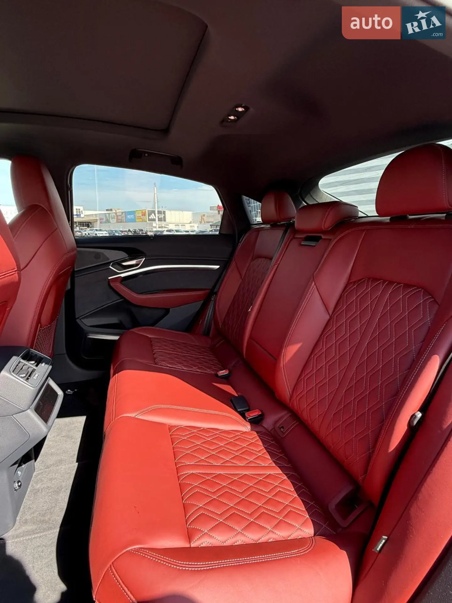 2023 Audi e-tron S Sportback - мініатюра 19