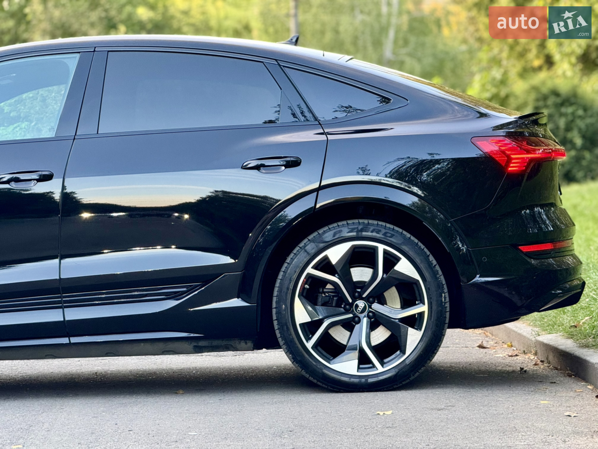 2021 Audi e-tron S Sportback - мініатюра 11