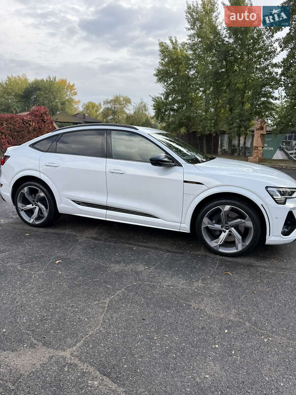 Позашляховик / Кросовер Audi e-tron S Sportback 2022 в Дніпрі фото 3 Позашляховик / Кросовер Audi e-tron S Sportback 2022 в Дніпрі