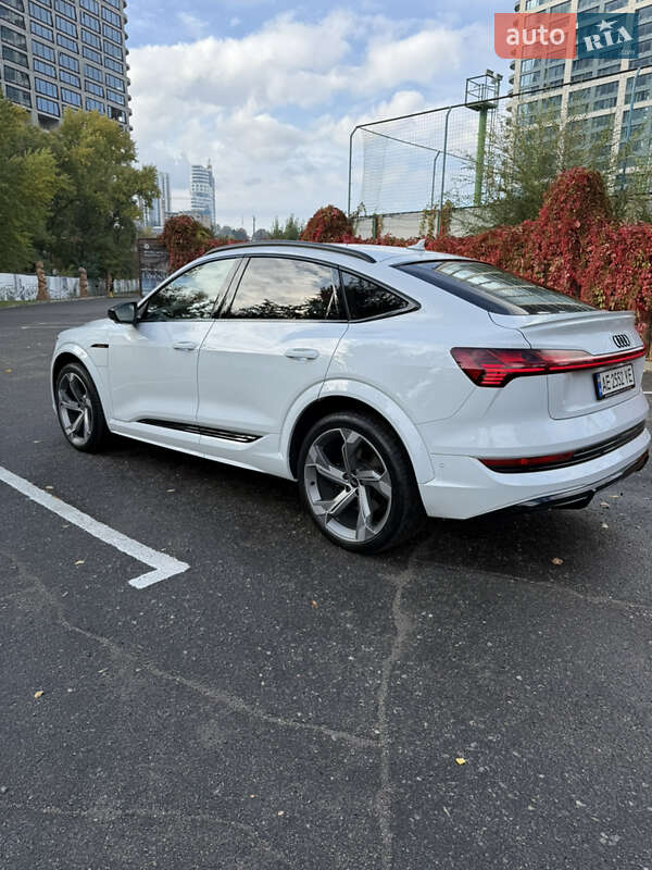 Позашляховик / Кросовер Audi e-tron S Sportback 2022 в Дніпрі фото 8 Позашляховик / Кросовер Audi e-tron S Sportback 2022 в Дніпрі