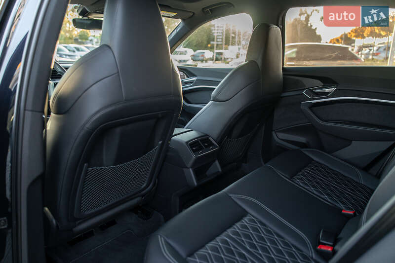 Внедорожник / Кроссовер Audi e-tron S Sportback 2021 в Львове фото 29 Внедорожник / Кроссовер Audi e-tron S Sportback 2021 в Львове