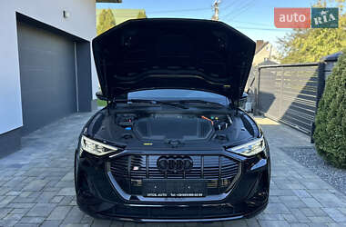 Внедорожник / Кроссовер Audi e-tron S Sportback 2022 в 