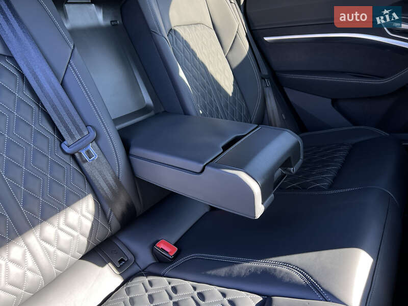 Позашляховик / Кросовер Audi e-tron S Sportback 2022 в Луцьку