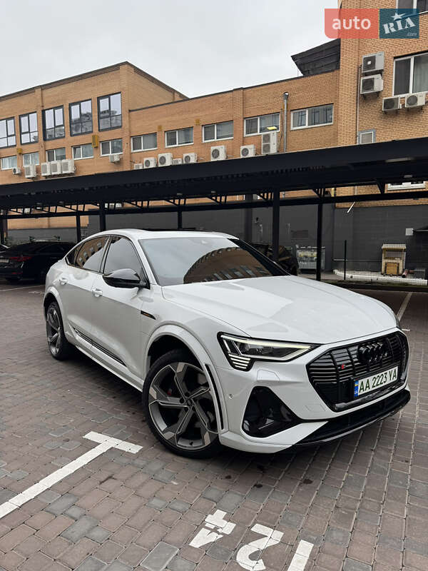 Позашляховик / Кросовер Audi e-tron S Sportback 2022 в Дніпрі