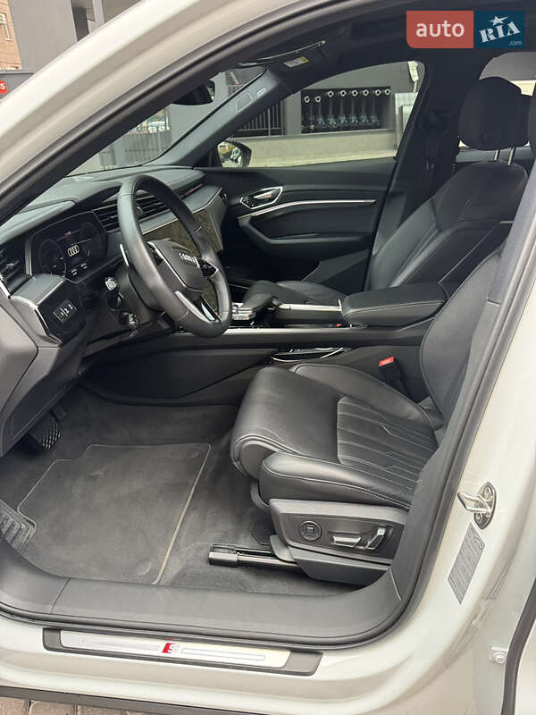 Позашляховик / Кросовер Audi e-tron S Sportback 2022 в Дніпрі