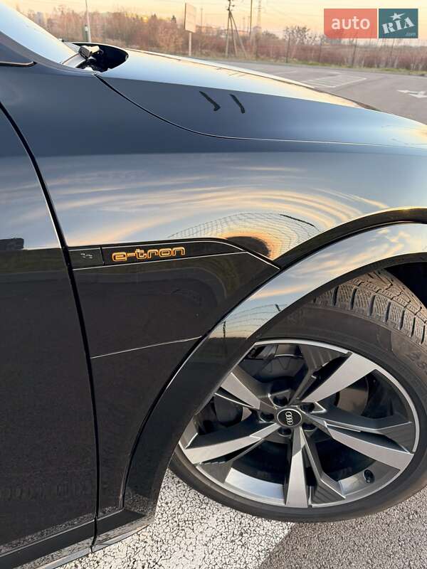 Позашляховик / Кросовер Audi e-tron S Sportback 2022 в Рівному