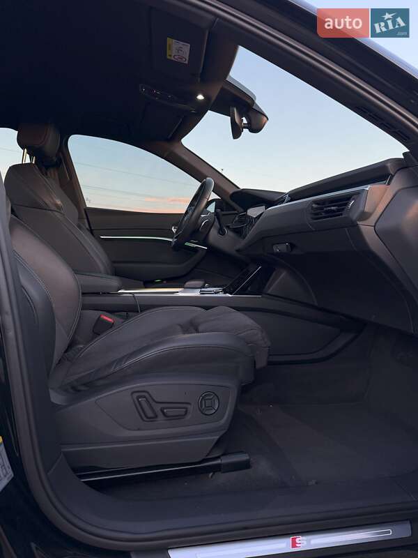 Позашляховик / Кросовер Audi e-tron S Sportback 2022 в Рівному