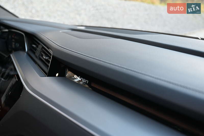 Позашляховик / Кросовер Audi e-tron S Sportback 2022 в Львові