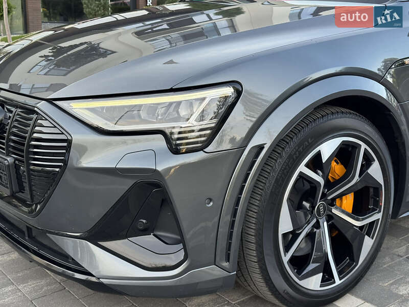 Позашляховик / Кросовер Audi e-tron S Sportback 2021 в Ужгороді