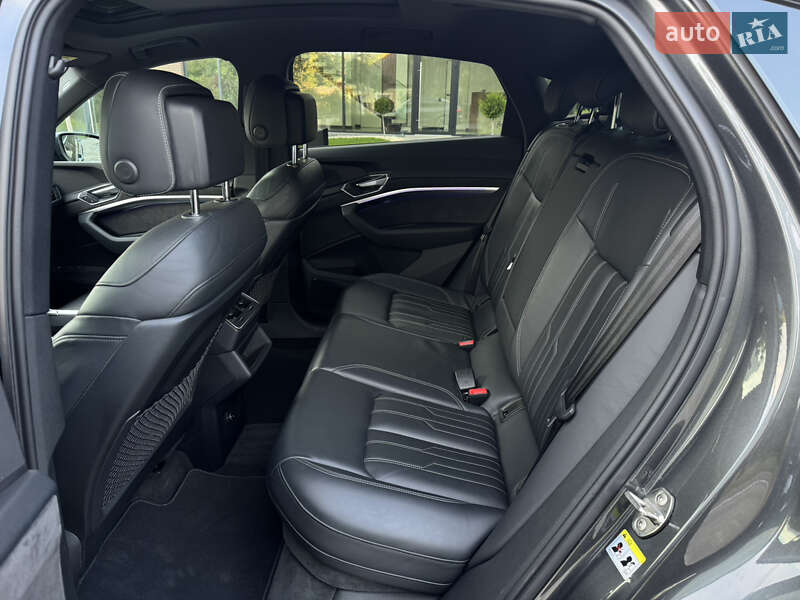 Позашляховик / Кросовер Audi e-tron S Sportback 2021 в Ужгороді