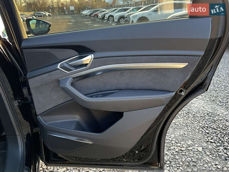 Позашляховик / Кросовер Audi e-tron S Sportback 2022 в Луцьку
