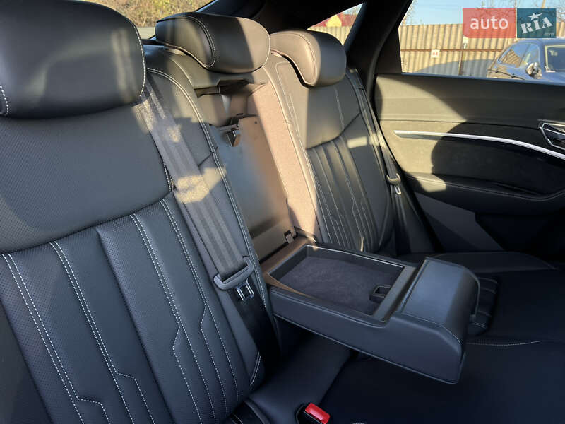 Позашляховик / Кросовер Audi e-tron S Sportback 2022 в Луцьку