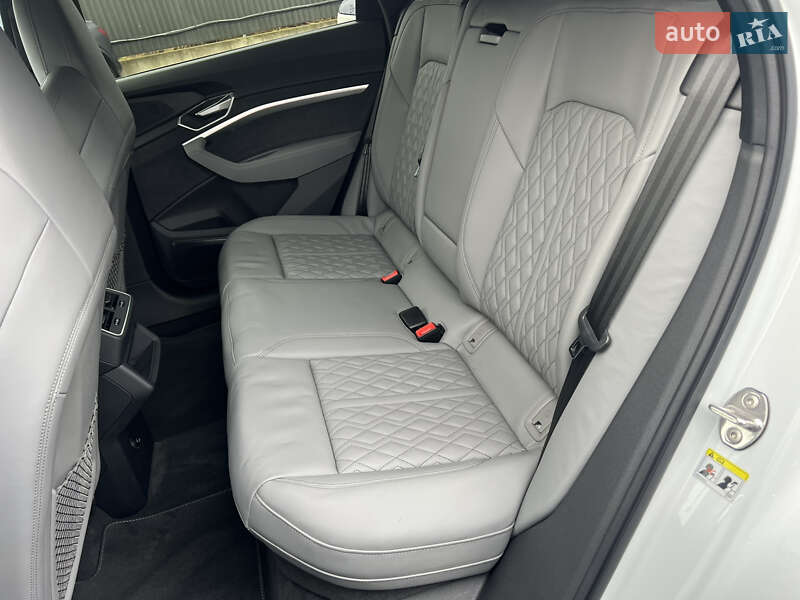 Позашляховик / Кросовер Audi e-tron S Sportback 2023 в Луцьку