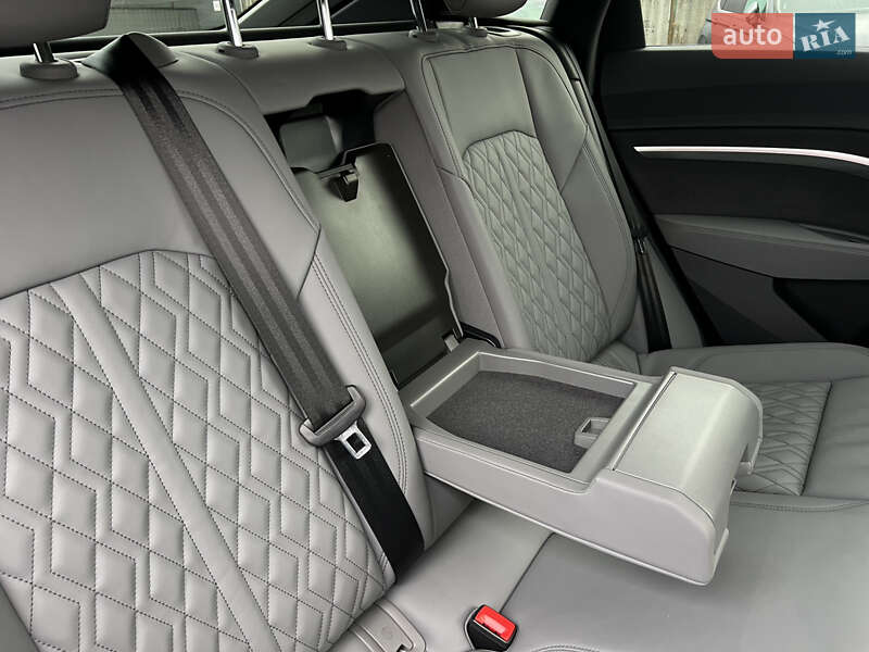Позашляховик / Кросовер Audi e-tron S Sportback 2023 в Луцьку