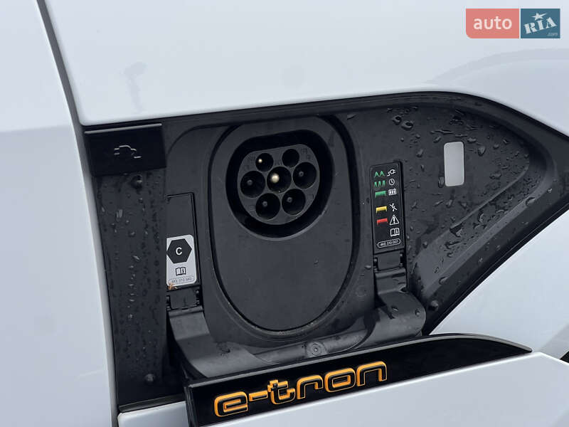 Позашляховик / Кросовер Audi e-tron S Sportback 2023 в Луцьку