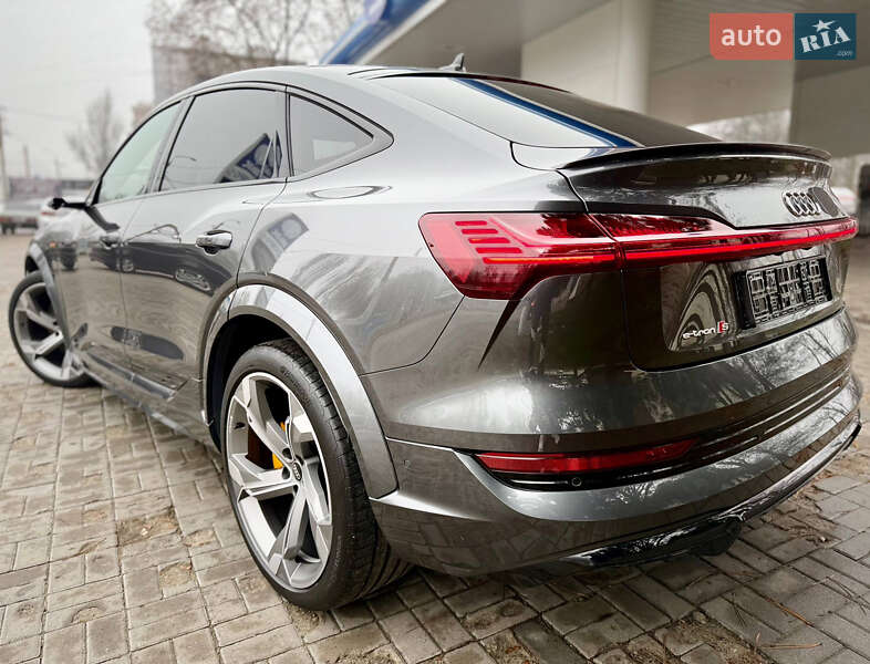 Внедорожник / Кроссовер Audi e-tron S Sportback 2022 в Днепре