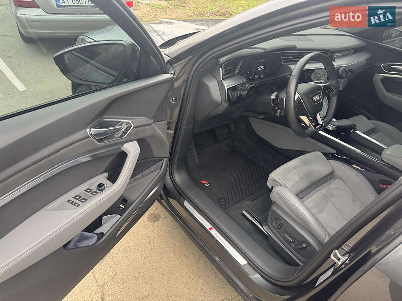 Внедорожник / Кроссовер Audi e-tron S Sportback 2023 в Калуше