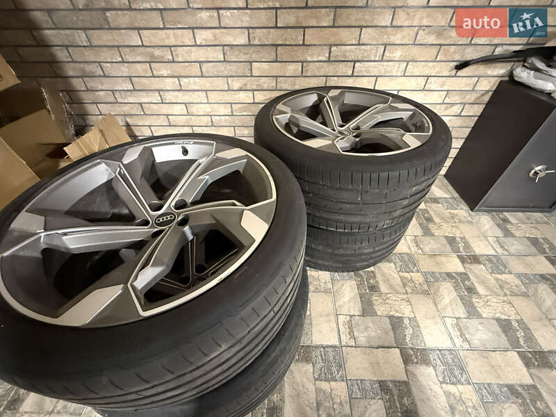 Позашляховик / Кросовер Audi e-tron S Sportback 2021 в Івано-Франківську