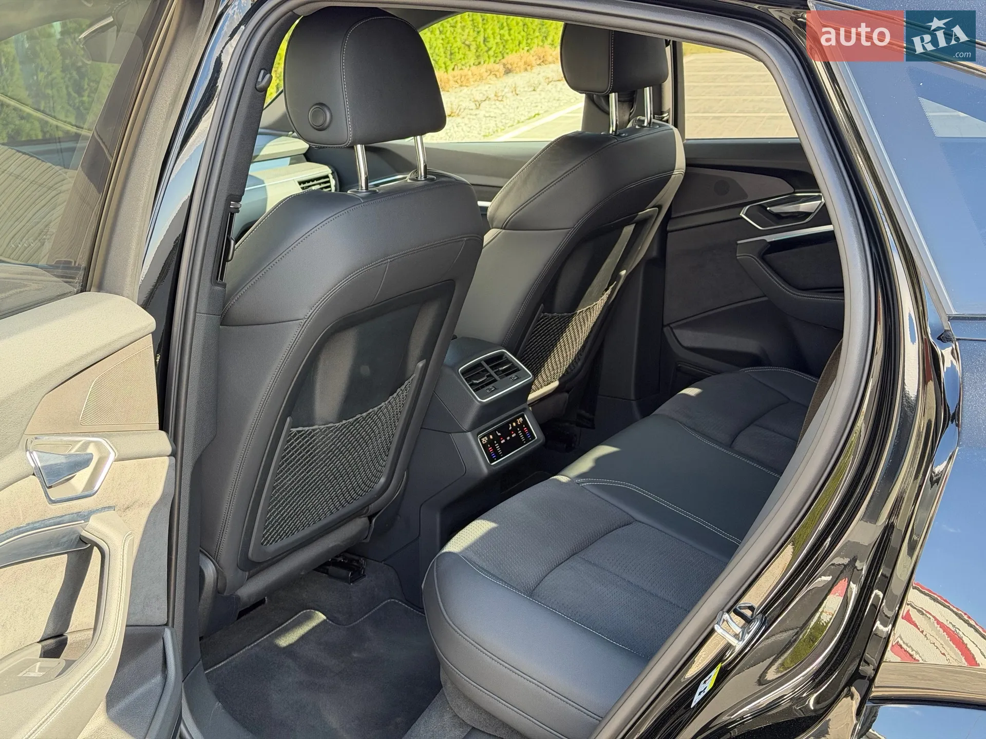 2021 Audi e-tron S Sportback - мініатюра 31