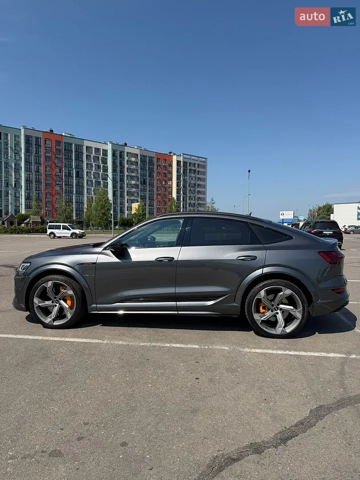 2023 Audi e-tron S Sportback - мініатюра 26