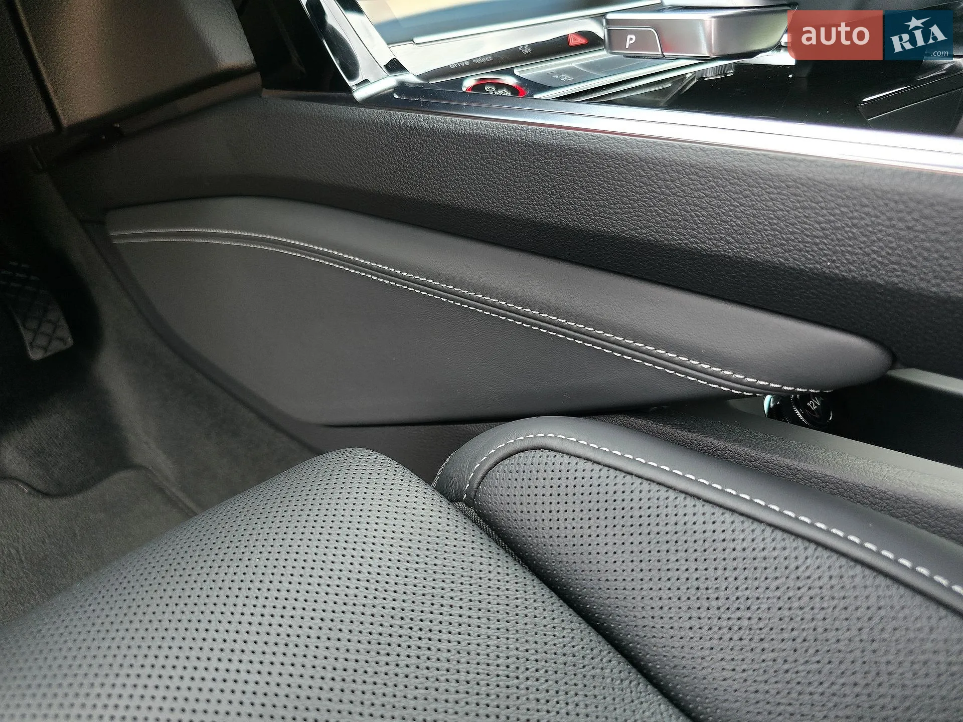 2022 Audi e-tron S Sportback - мініатюра 32