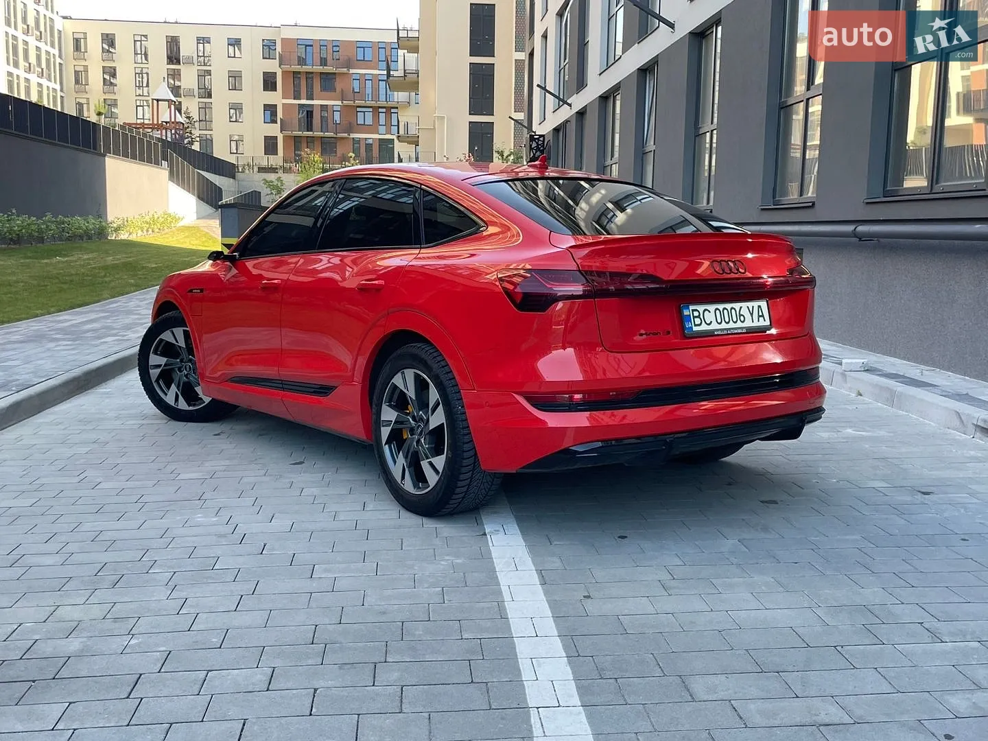 2020 Audi e-tron S Sportback - мініатюра 9