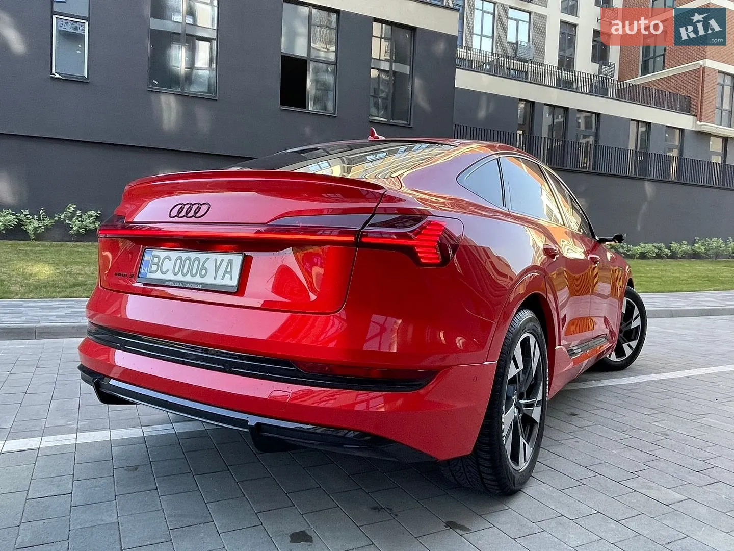 2020 Audi e-tron S Sportback - мініатюра 12