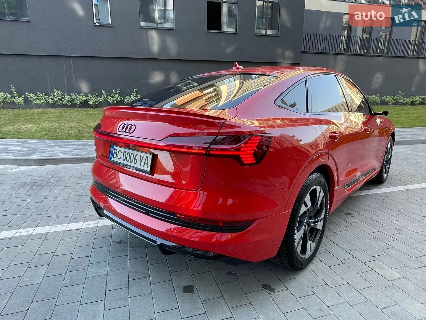 2020 Audi e-tron S Sportback - мініатюра 22
