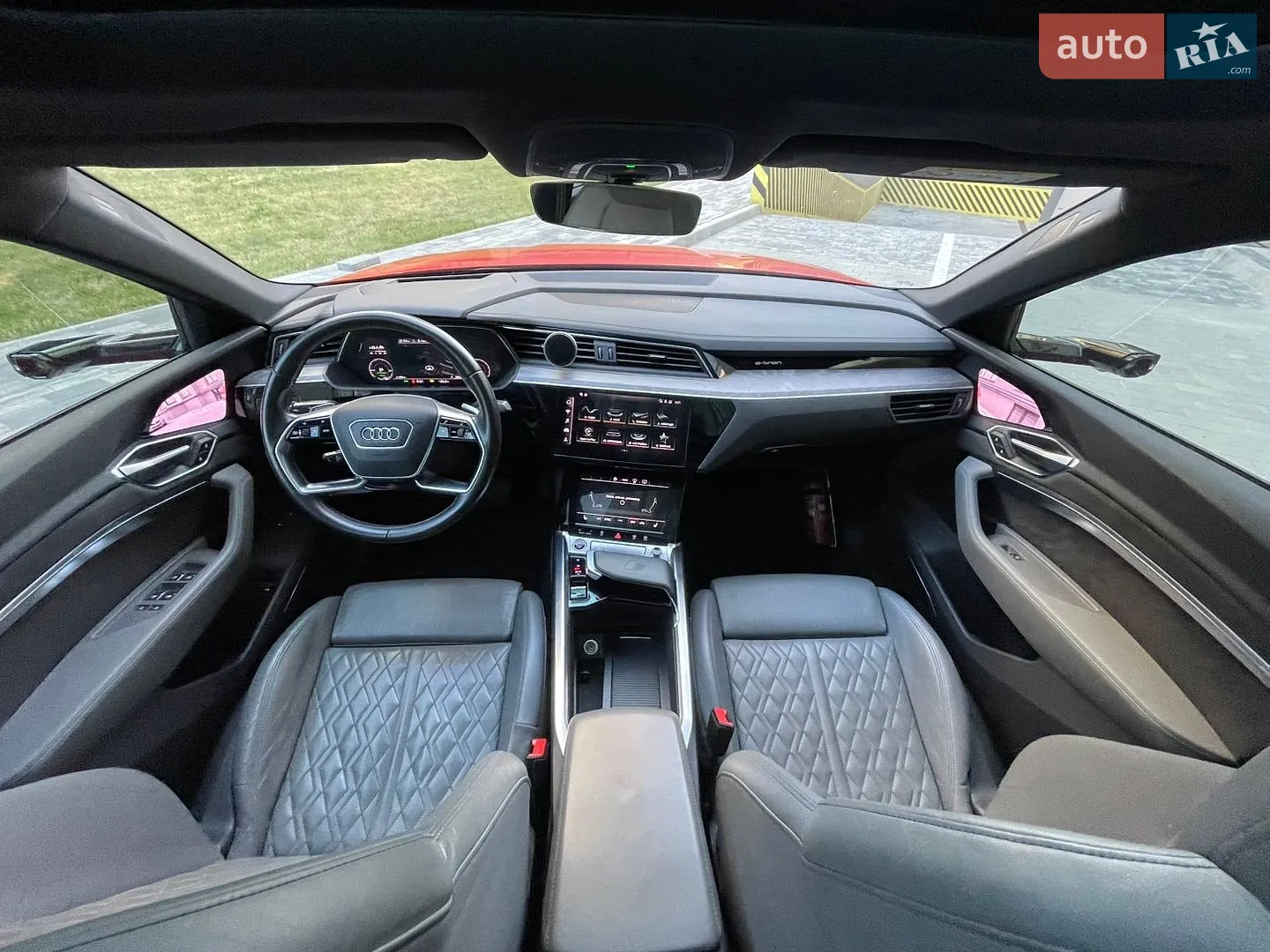 2020 Audi e-tron S Sportback - мініатюра 32